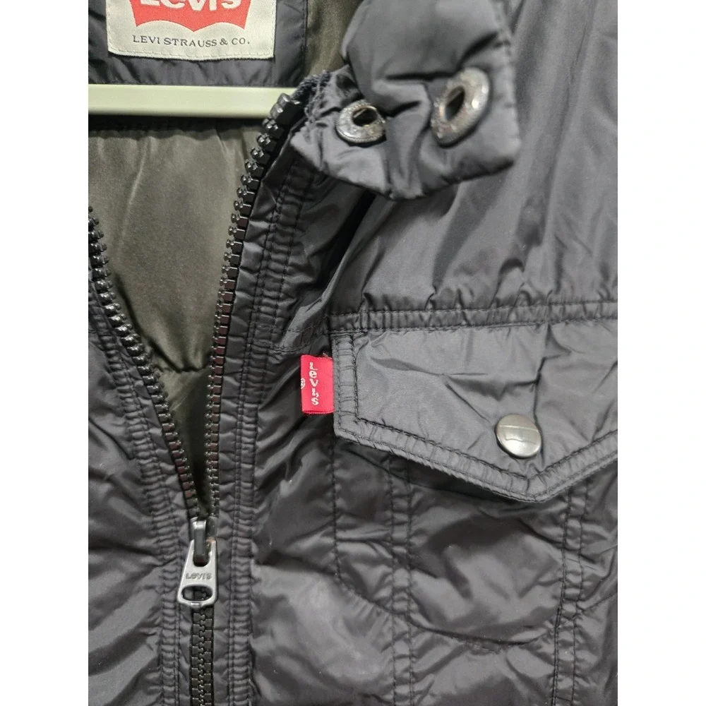 Levi's Mens Medium Black Puffer Vest Full Zip Quilted Insulated Snap Pocket